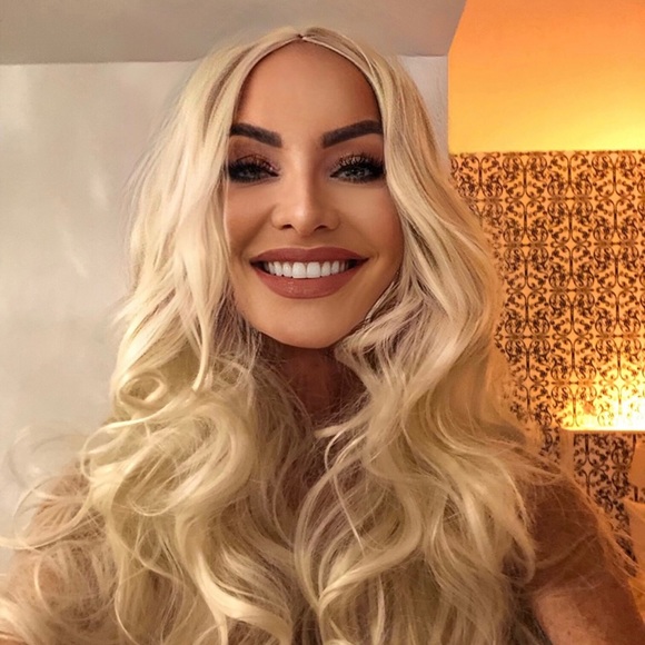 Long hair wavy blond wig - Picture 1 of 10